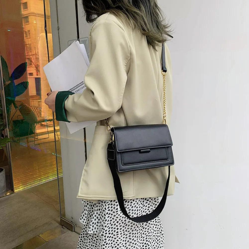 Bolsa Feminina Tiracolo de Couro Luxury