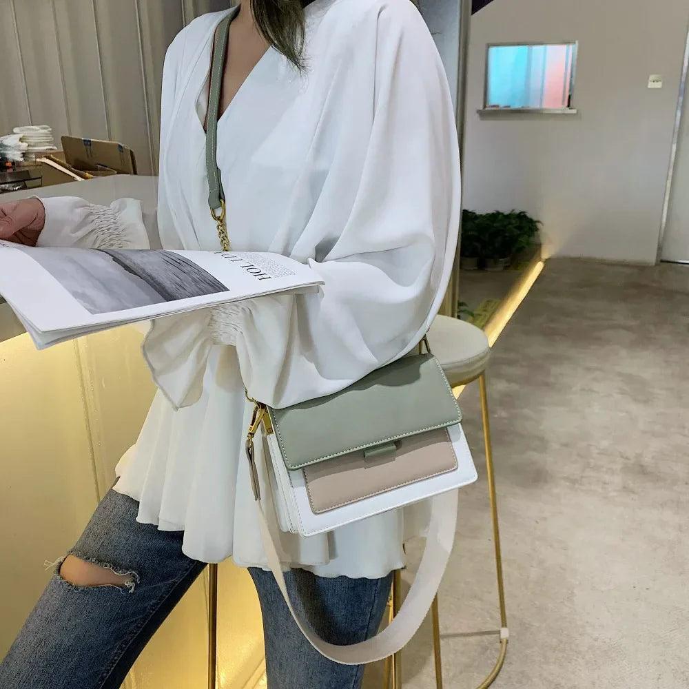 Bolsa Feminina Tiracolo de Couro Luxury